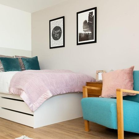 Chic Apartments And Studios At The Point In Aberdeen Esterno foto